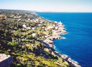 Un suggestivo scorcio della costa di Marina Serra visto dal 